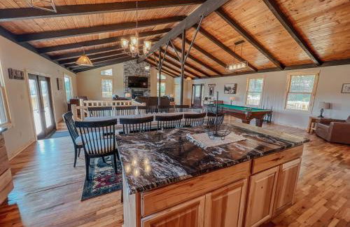 The Lodge at Hocking Hills - 2 Hot Tubs - 6 acres - Lake access - Photo 48