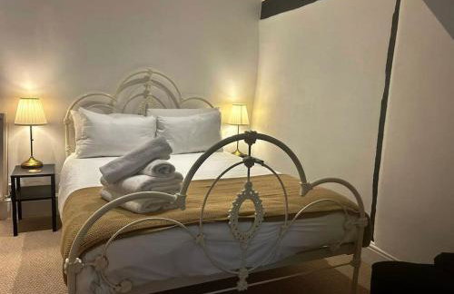 Epic Location, Views & Large Private Terrace - Photo 17