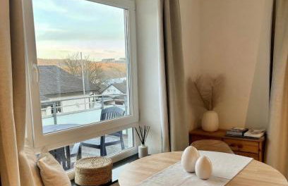 Modernes Studio mit Balkon & Seeblick am Biggesee - Photo 3