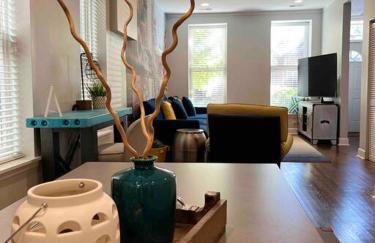 Trendy West Town Flat - 2 bed / 1.5 bath w parking - Foto 10