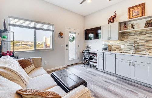 Cozy Couples Retreat with Views in Apache Junction - Foto 7