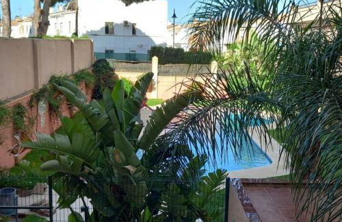 Blue Marine Home - Parking, Pool, AC, WiFi - Photo 19