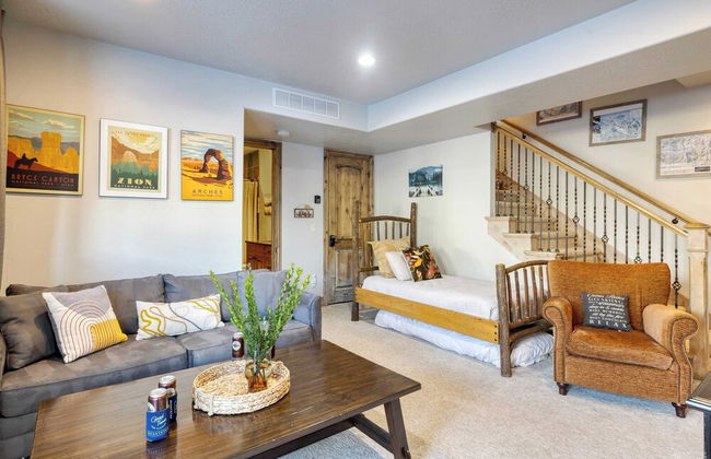 Blue Skies Lakeside Family-friendly Getaway w/ Hot Tub & BBQ - Foto 27