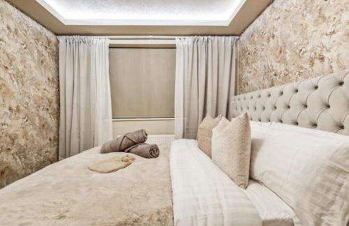 Luxury Cozy 2 bed house hot tub family friendly business traveler family of 4 - 6 with parking close to Birmingham city centre , M6 , Aston univerity , Great Barr Birmingham - Foto 7