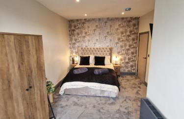 Townhouse - 6 Bed Hot Tub House - Photo 6