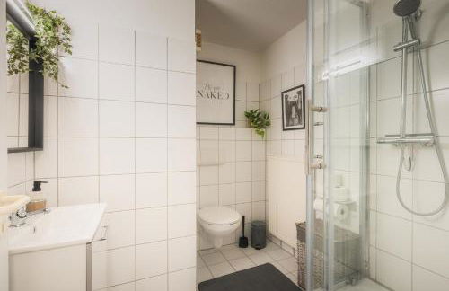 Green Serenity Bielefeld 24h Check in WLAN Parkplatz ÖPNV - Foto 4