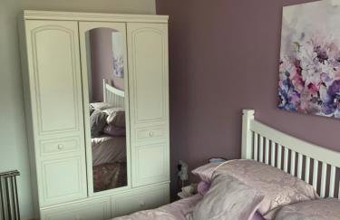 House - Sleeps 4 with Cozy Fireplace - Foto 8