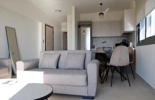 Poseidon 77B Luxury Residences - Photo 2