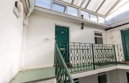 The Gables Penthouse - 15-Minute Walk to Branksome Chine Beach - Photo 29