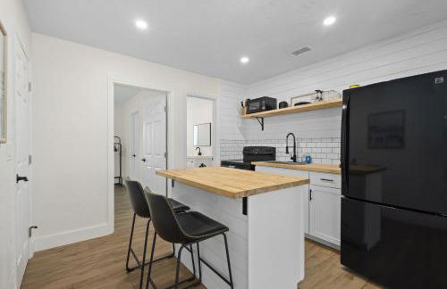 Cozy Near AMI Patio BBQ TV - Foto 6