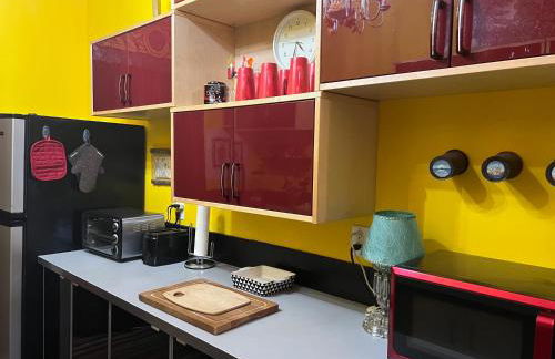 SPACE CASTLE: a 1950s Gas Station transformed into an Art Themed Wonderland - Foto 20