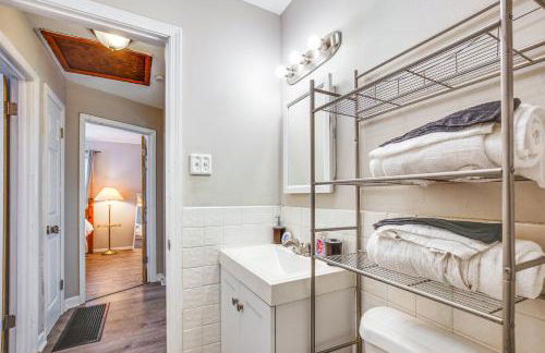 2BR Retreat with Fire Pit Close To Downtown STL - Foto 17