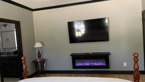 Deer Lake Cabin 3 bd Room NEWLY BUILT with Fireplace Hot Tub and EV Charger - Foto 5