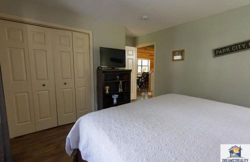 3BR Condo with Lake View - Trout Fishing - Playground - 2 Pools - Stairs Required - FREE TICKETS INCLUDED - PR69-9 - Foto 43