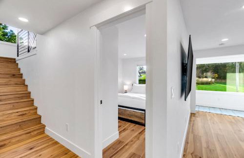 Sunny 3BR Retreat Near Everett Waterfront - Photo 2