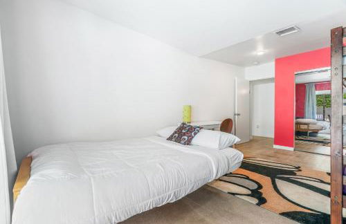 Palm Springs Home with a Resort Style Backyard -Joy pool hot tub views - Foto 29