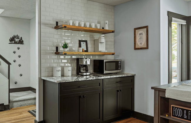 Pocono Bear Den by Avantstay Stylish Modern Deck w Grill Outdoor Dining - Foto 13