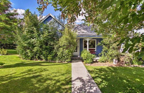 Cozy Home with Hot Tub Half Mi to Salmon River! - Foto 1