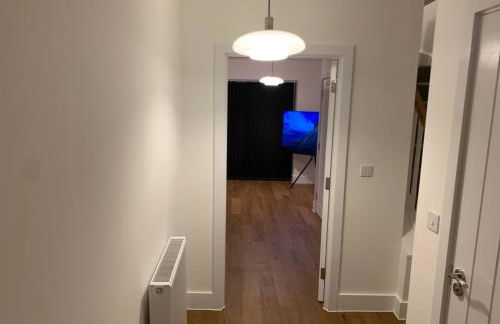 4Bed House - Direct links into Central London - Foto 13