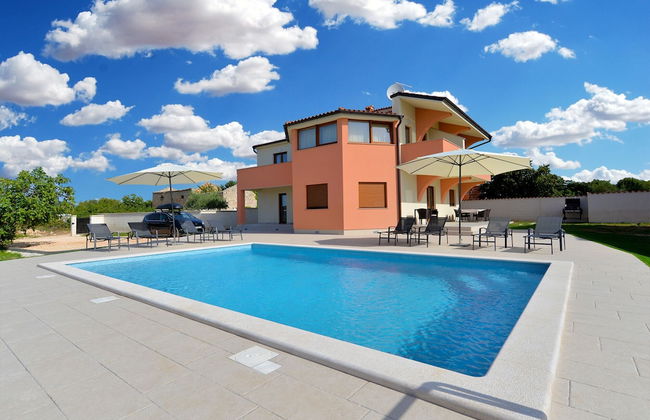 House 1958 - Photo 1