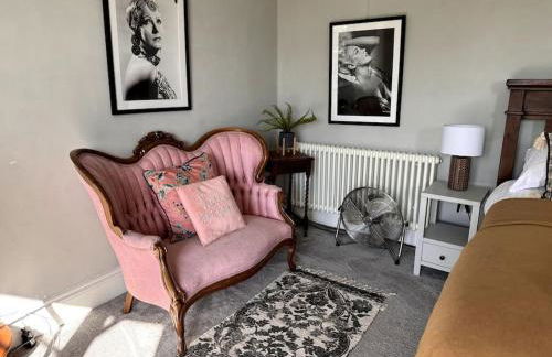 Cotswold Cheltenham, whole house with hot tub - Photo 22