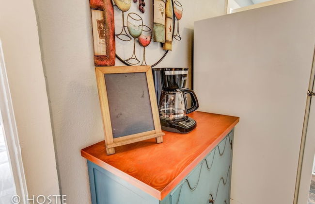 City Center Cottage Netflix, Mtns & Adventure! - Photo 9