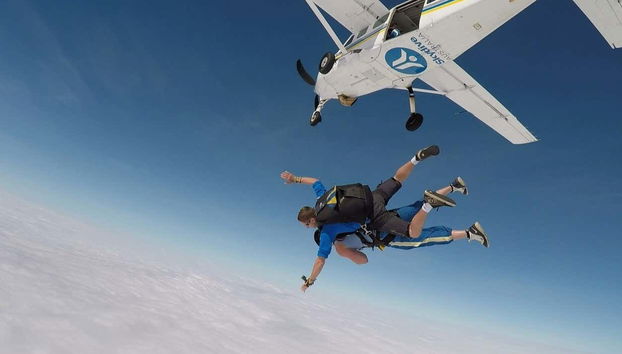Pulando do avião