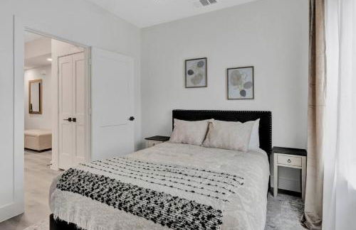 Elegant 3BR Home w/ Rooftop • 5 min to Downtown - Foto 32