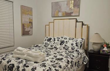 Charming 3 Bedroom house near Downtown IN - Photo 9