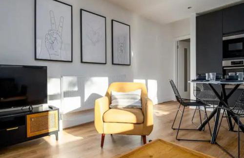 Modern and Bright Home Minutes From Central London - Pass the Keys - Foto 4