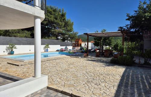 Family friendly house with a swimming pool Vrpolje, Sibenik - 24345 - Photo 16