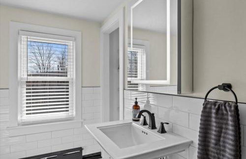 Cozy Farmhouse - Fireplace, Backyard, BBQ, Games - 3 MIN TO CAMELBACK - Foto 46