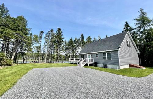 Luxury Waterfront Retreat with Hot Tub Near Acadia - Foto 41