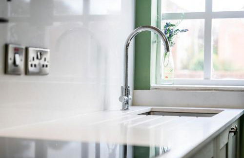 #54 The Balti Cottage Apartment - Sleeps 5 - Close to Kingsbury Water Park - " Perfect for Contractors and Families - Free parking" - Foto 43