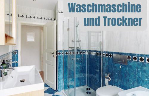 Beste Lage mit Warnowblick - großer Balkon, zwei Schlafzimmer, Aufzug, Stellplatz - Foto 10