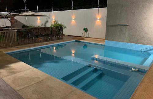 Casa moderna no centro próxima a atrações turísticas - Foto 1