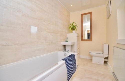 Peaceful Village Flat 2 Bedrooms - Foto 8