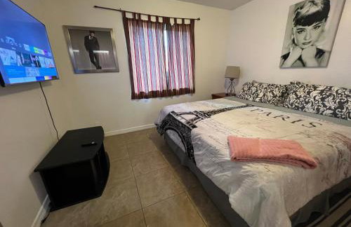 Modern 2 BR near shops, WD fast WiFI 2000mbps 10 min to beach Bliss 7 - Foto 10