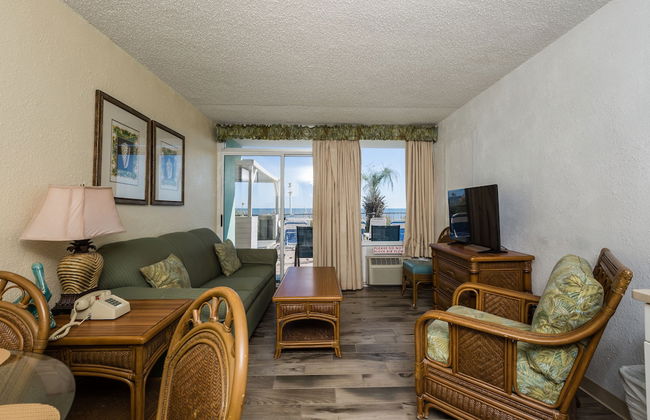 Beach Club at Montego Inn - Photo 17