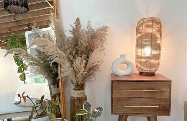 Queen Bed, Luxury Studio with Balcony - Photo 20