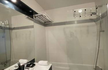 Cosy apart with balcony Eiffel Tower view - Foto 13