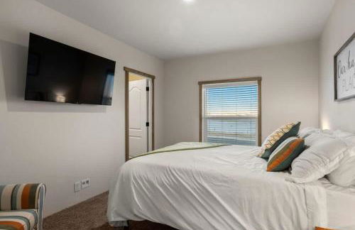 New Bear Lake Home with Beautiful Fall Views - Photo 17