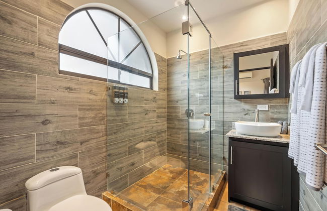 Relaxing 2 BR Beach & Pool Condo Unit2 - Foto 14