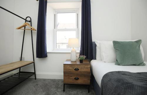 North Road By N And N Stays, perfect for contractor and corporate stays, Long Stays welcome, Free on street parking, WIFI, Near Gloucester Road - Foto 6