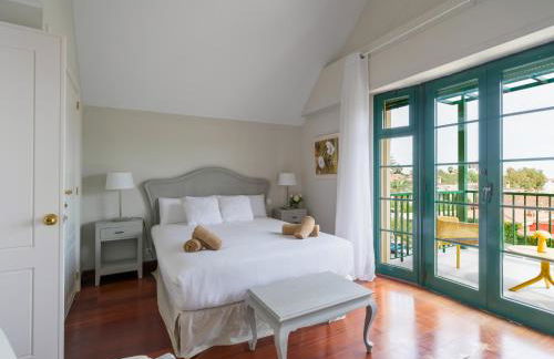 House with cozy garden BBQ and free parking - Foto 30