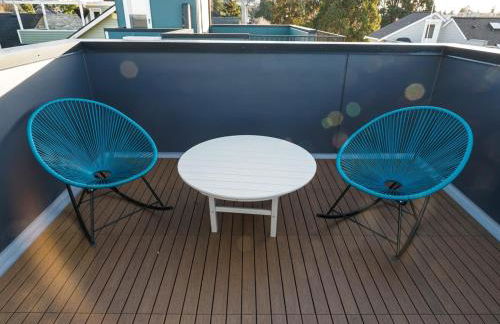 Steps to Alki Beach with Water Views Rooftop deck - Foto 41