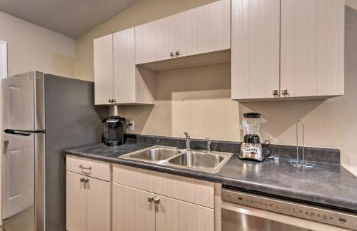 The Royal Retreat about 10 Mi to Local Beaches! - Foto 8