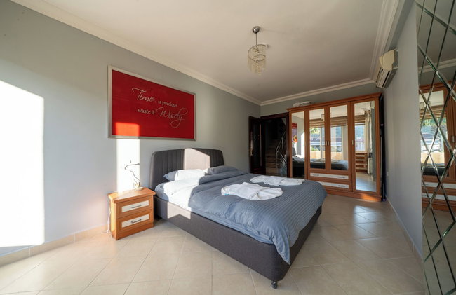Villa Şükran Daily Weekly Rentals İçmeler - Foto 15