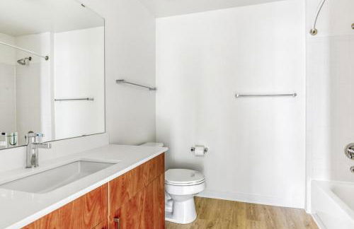 Bellevue 2BR w Gym WD Lounge nr Shops SEA-330 - Foto 13