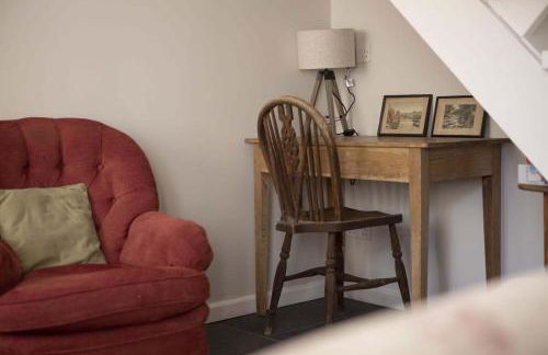 Gorgeous Cottage Parking Short Walk to Beach - Foto 4